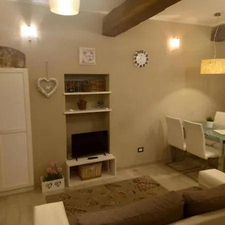 Antico Vicolo - Giulia * Vercelli