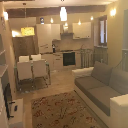 Antico Vicolo - Giulia * Vercelli